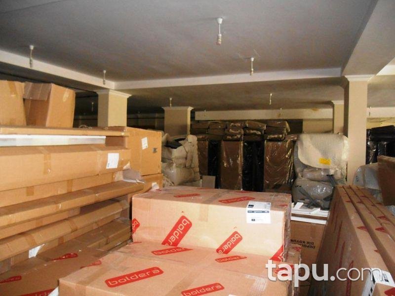 Aksaray Şeyhhamit Mahallesinde 1387 m2 Dükkan