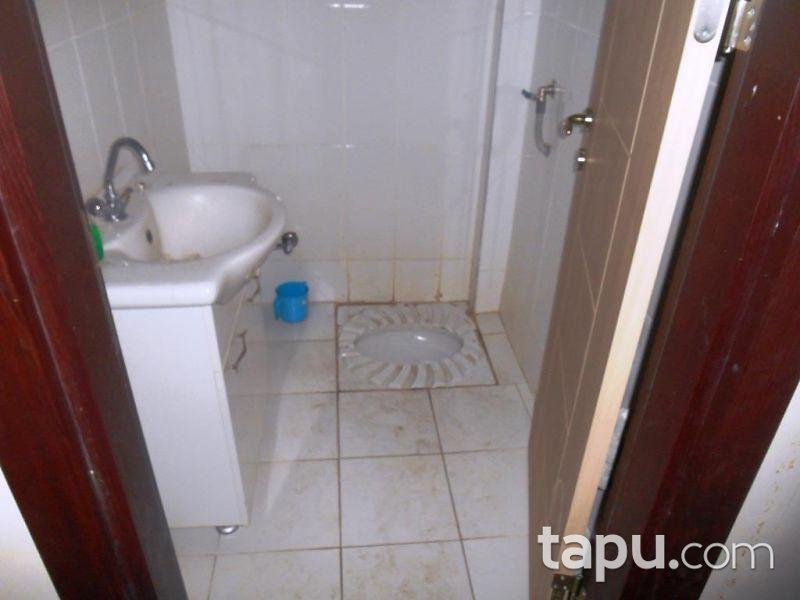 Aksaray Şeyhhamit Mahallesinde 1387 m2 Dükkan