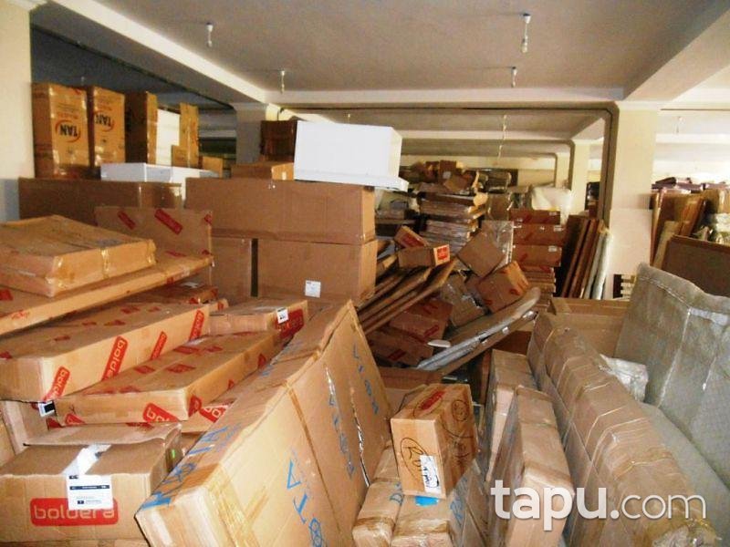 Aksaray Şeyhhamit Mahallesinde 1387 m2 Dükkan