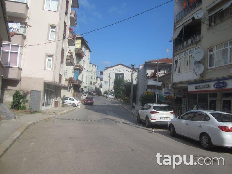 Kocaeli Gölcük Donanma Mahallesinde 240 m2 Dükkan