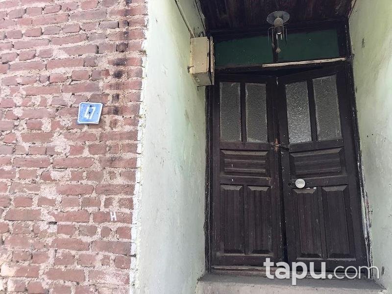 Bursa Orhangazi Çakırlı'da Avlulu Ahşap Ev