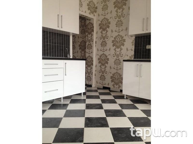 İstanbul Kadıköy Osmanağa Mahallesinde 3+1