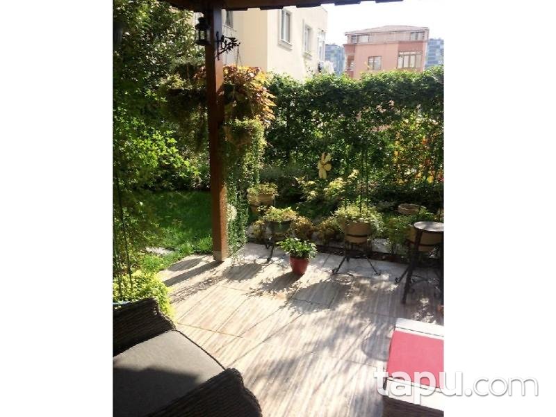 İstanbul Ümraniye Şerifali Mahallesinde 3+2 Bahçe Dubleksi