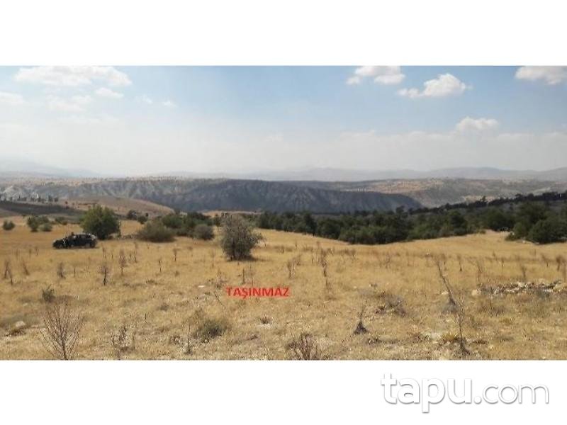 Isparta Yalvaç Çamharman Köyünde 12585 m2 Tarla