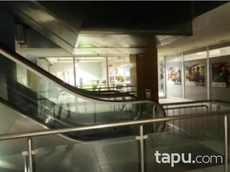 İstanbul Sancaktepe Sarıgazi Osmanlı Çarşısında 66 m2 Dükkan ve Deposu