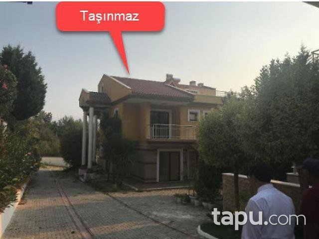 Aydın Kuşadası Soğucak Mahallesinde 296m2 Tripleks Daire