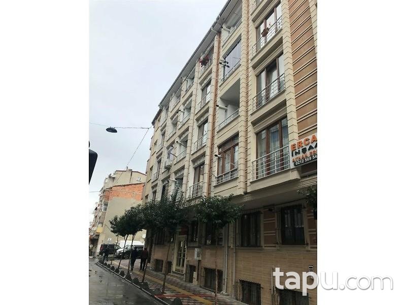 İstanbul Esenler Menderes Mahallesi 2+1 71m2 Daire
