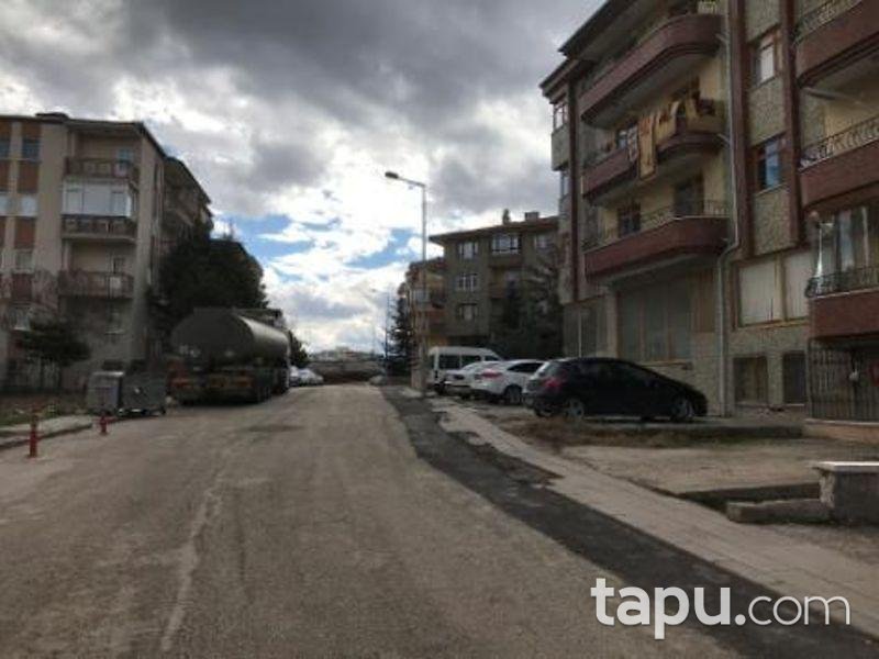 Ankara Gölbaşı Bahçelievler Mahallesinde 206 m2 Depolu Dükkan