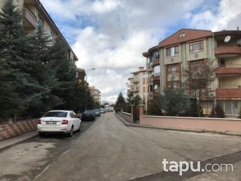 Ankara Gölbaşı Bahçelievler Mahallesinde 206 m2 Depolu Dükkan