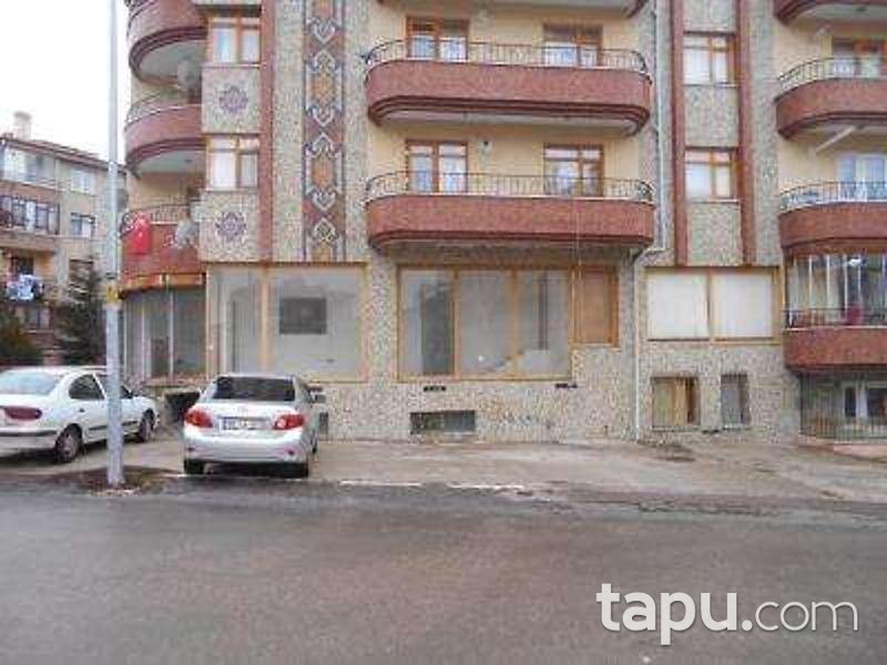 Ankara Gölbaşı Bahçelievler Mahallesinde 206 m2 Depolu Dükkan