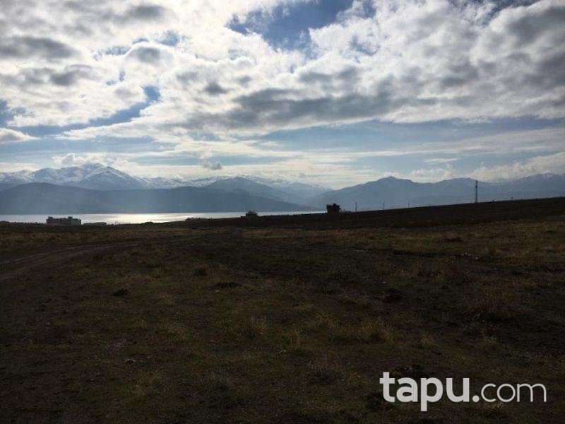 Bitlis Tatvan Karşıyaka Mahallesinde 871 m2 İmarlı Arsa