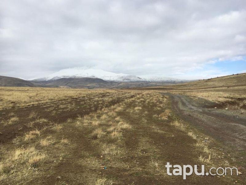 Bitlis Tatvan Karşıyaka Mahallesinde 871 m2 İmarlı Arsa