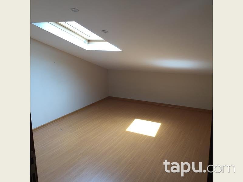 İstanbul Üsküdar Ferah Mahallesinde 6+2 Dubleks Daire