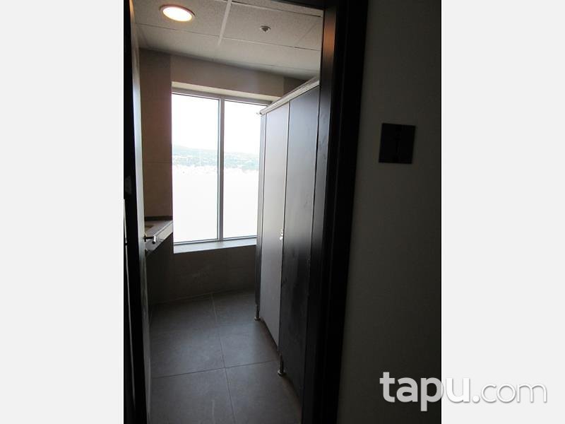 İstanbul Kartal Kuleleri'nde Adalar ve Deniz Manzaralı 702m2 Ofis