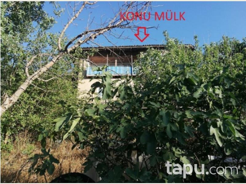 Bilecik Söğüt Yakacık Köyünde 2 Katlı Bahçeli Ev