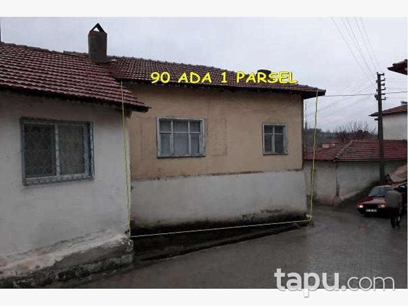 Çorum Mecitözü Sarıdede Mahallesinde 2 Katlı Ahşap Bina