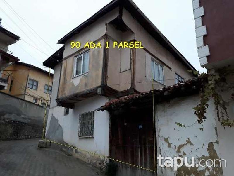 Çorum Mecitözü Sarıdede Mahallesinde 2 Katlı Ahşap Bina