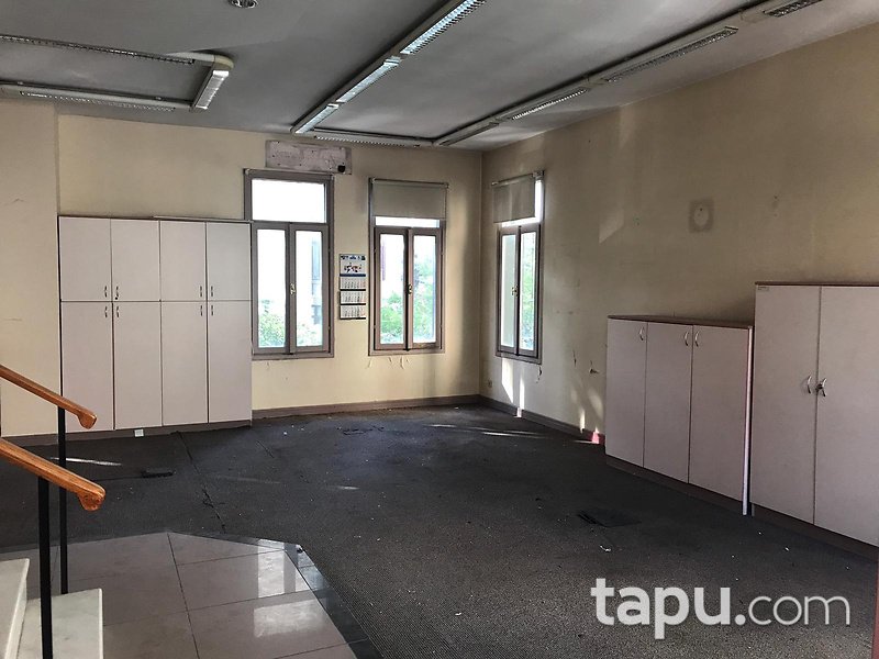 İstanbul Kadıköy Erenköy Mahallesinde 3 Katlı Köşk