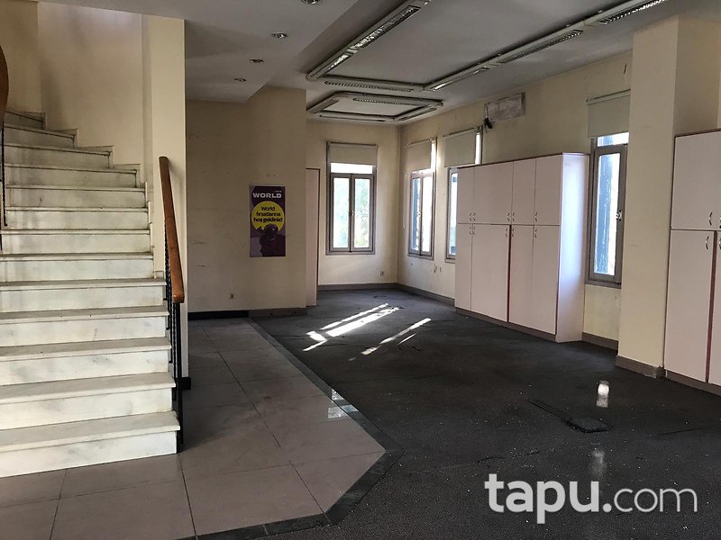 İstanbul Kadıköy Erenköy Mahallesinde 3 Katlı Köşk