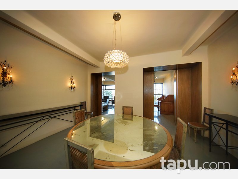 Beyoğlu Ömer Avni Mahallesi Ekselsiyor Apartmanında Deniz Manzaralı 3+1 Daire