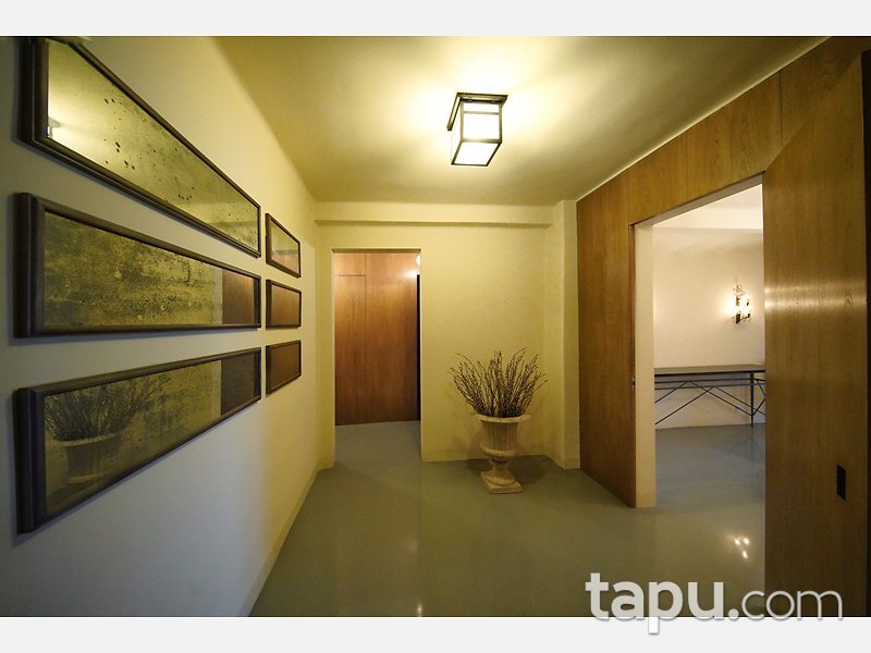 Beyoğlu Ömer Avni Mahallesi Ekselsiyor Apartmanında Deniz Manzaralı 3+1 Daire