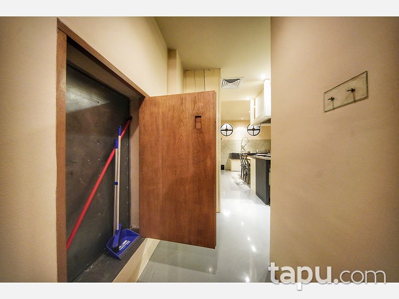 Beyoğlu Ömer Avni Mahallesi Ekselsiyor Apartmanında Deniz Manzaralı 3+1 Daire