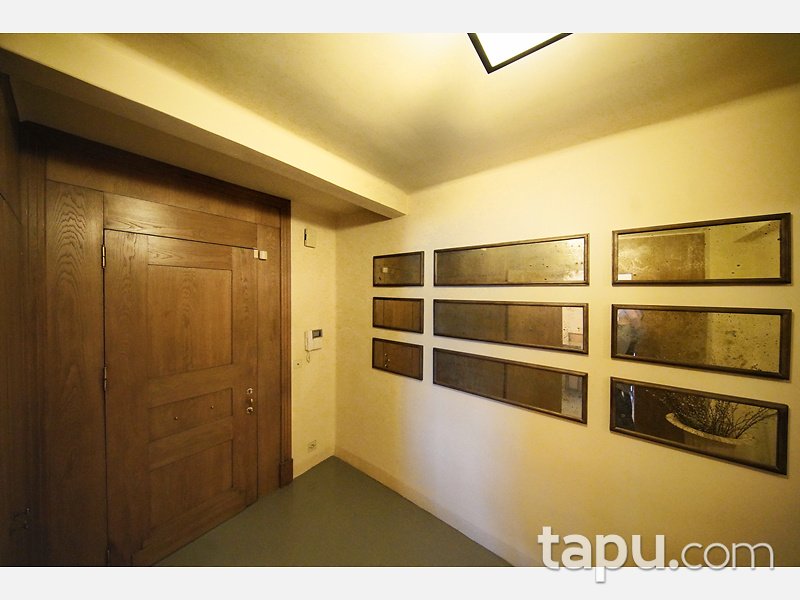 Beyoğlu Ömer Avni Mahallesi Ekselsiyor Apartmanında Deniz Manzaralı 3+1 Daire