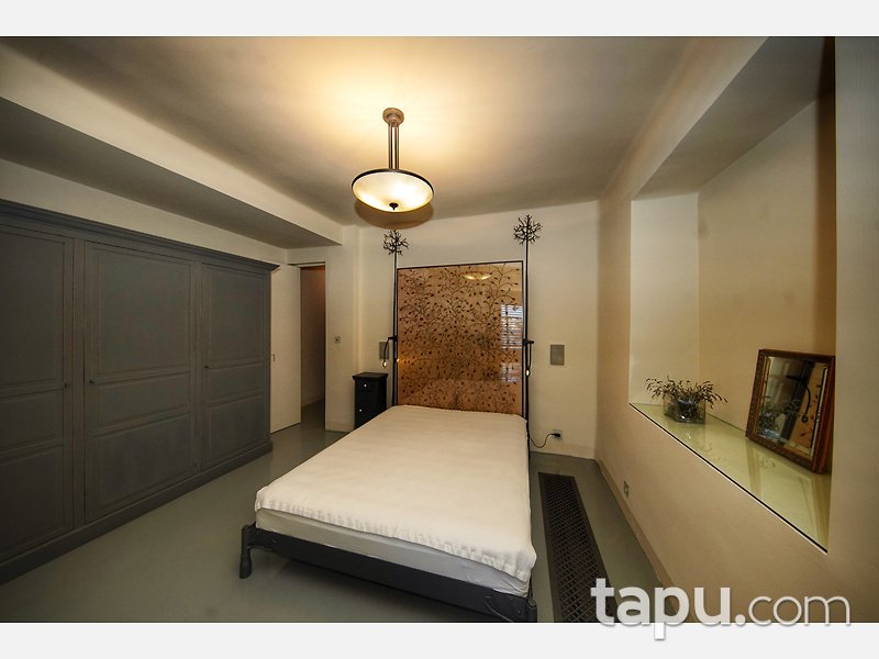 Beyoğlu Ömer Avni Mahallesi Ekselsiyor Apartmanında Deniz Manzaralı 3+1 Daire