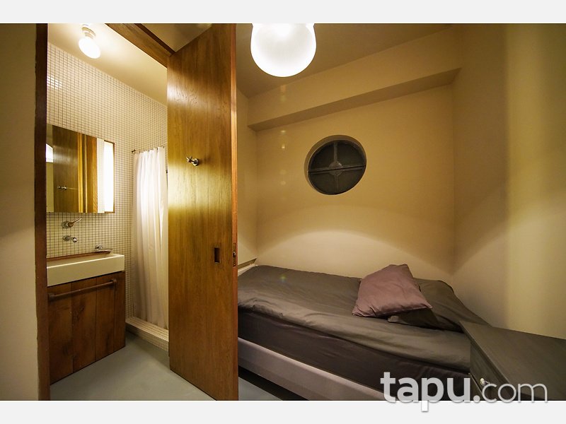 Beyoğlu Ömer Avni Mahallesi Ekselsiyor Apartmanında Deniz Manzaralı 3+1 Daire