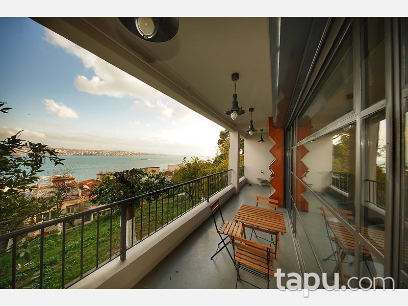 Beyoğlu Ömer Avni Mahallesi Ekselsiyor Apartmanında Deniz Manzaralı 3+1 Daire