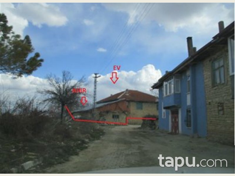 Isparta Şarkikaraağaç Örenköy Köyünde İki Katlı Ev Ahır ve Arsası