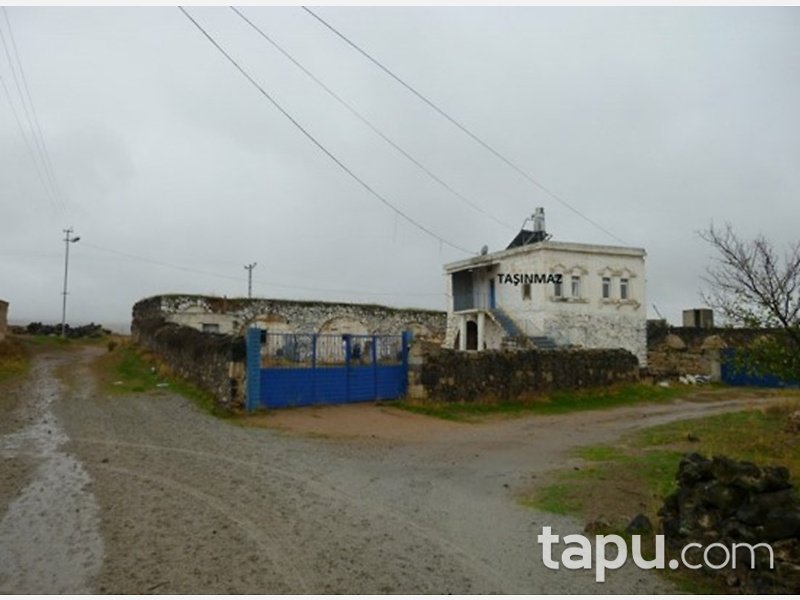 Nevşehir Merkez Çiftlik Köyünde 2 Katlı Taş Ev