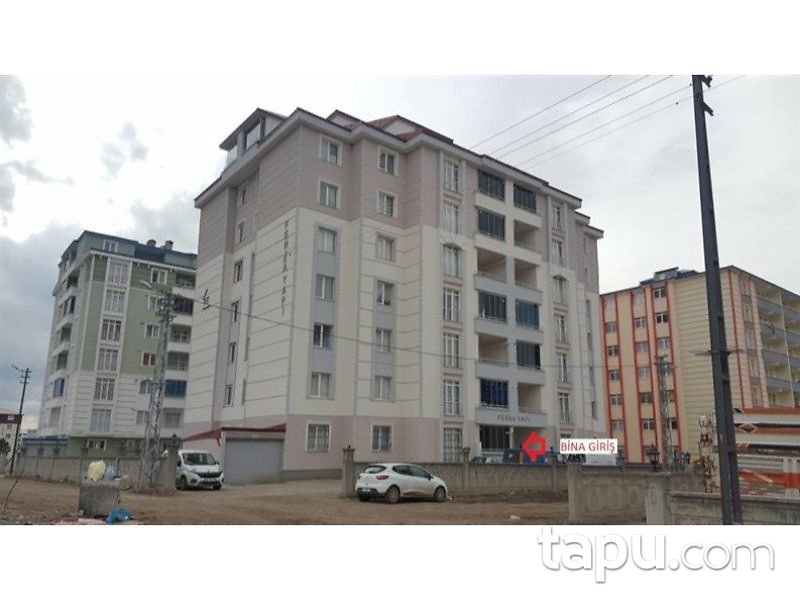Kars Merkez Yenişehir Mahallesinde 210 m2 5+1 Dubleks Daire