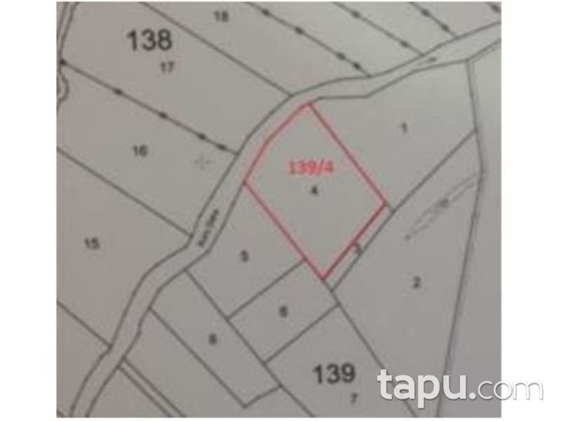 Bitlis Ahlat Taşharman Köyünde 32 Dönüm Tarla