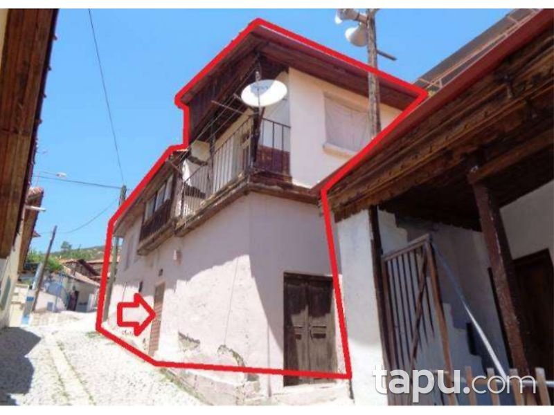 Antalya Elmalı Tahtamescit Mahallesinde 130 m2 Hisseli Kargir Ev