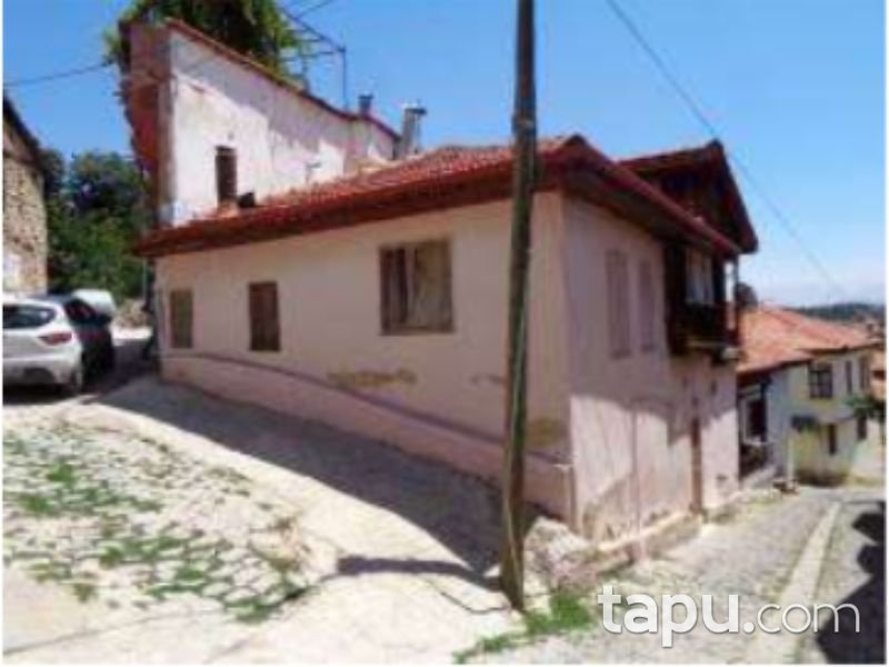 Antalya Elmalı Tahtamescit Mahallesinde 130 m2 Hisseli Kargir Ev