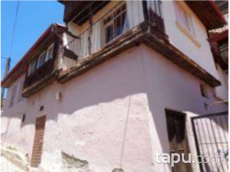 Antalya Elmalı Tahtamescit Mahallesinde 130 m2 Hisseli Kargir Ev