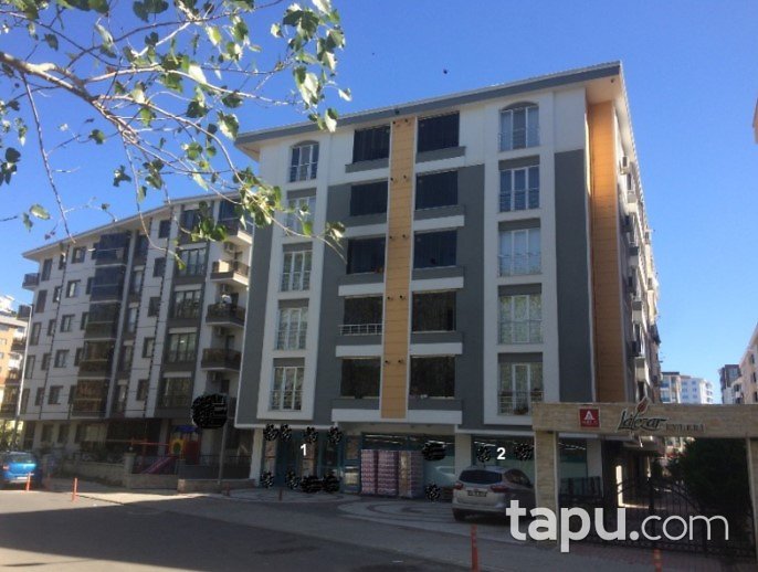 Tekirdağ Çorlu Hürriyet Mahallesinde Kurumsal Kiracılı 308 m2 Dükkan