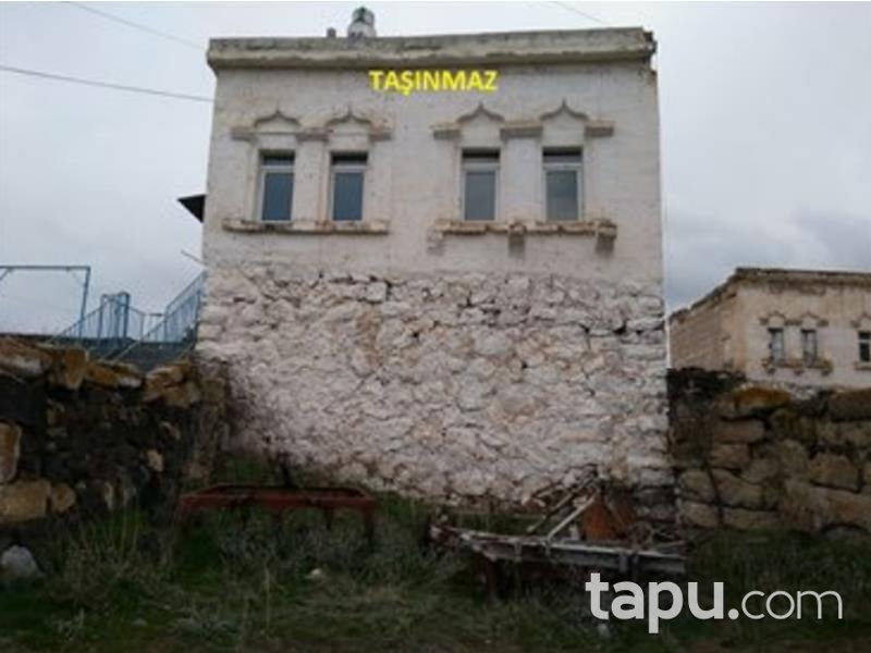 Nevşehir Merkez Çiftlik Köyünde 2 Katlı Taş Ev
