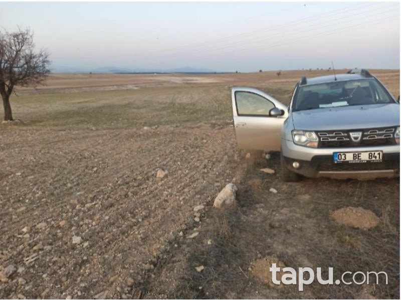 Afyonkarahisar Başmakçı Çevlik Köyü 10 Dönüm Tarla