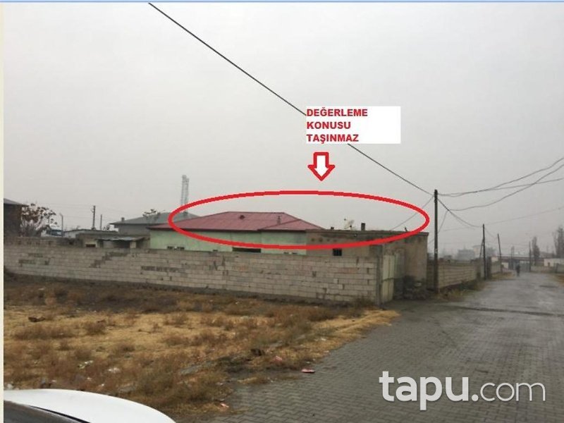 Iğdır Merkez Cumhuriyet Mahallesinde 512m2 İmarlı Arsa Üzerinde Bina