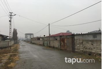 Iğdır Merkez Cumhuriyet Mahallesinde 512m2 İmarlı Arsa Üzerinde Bina