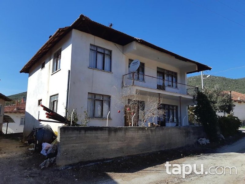 Burdur Çavdır Büyükalan Köyünde 260m2 2 Katlı Kagir Ev ve Arsası