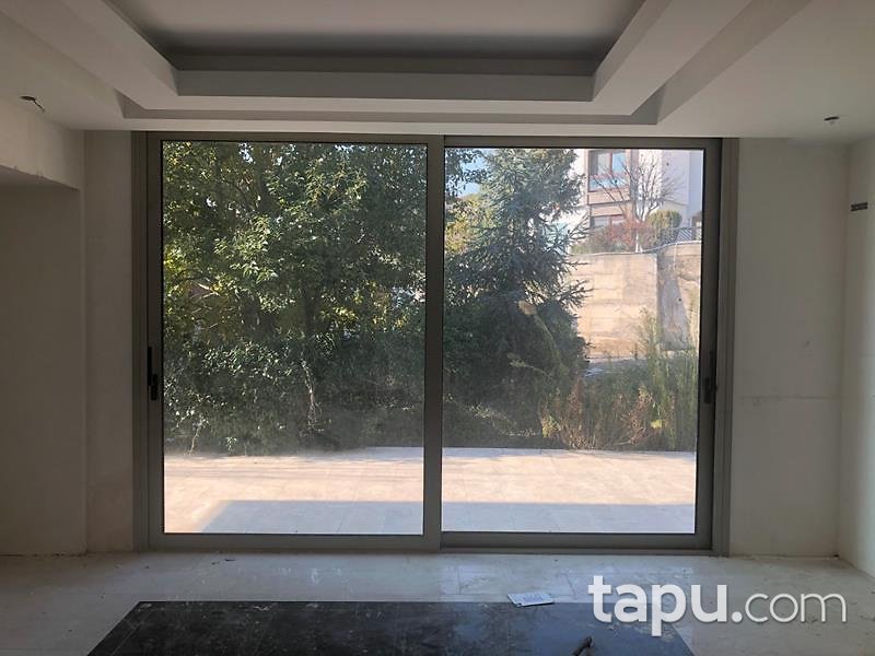 İzmir Bornova Erzene 'de 6+1 Tripleks Villa