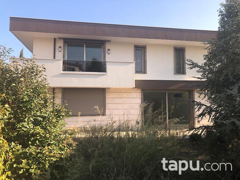 İzmir Bornova Erzene 'de 6+1 Tripleks Villa