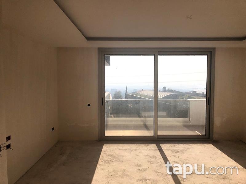 İzmir Bornova Erzene 'de 6+1 Tripleks Villa