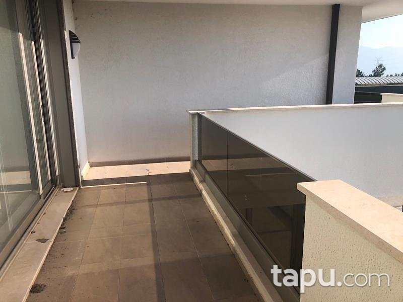 İzmir Bornova Erzene 'de 6+1 Tripleks Villa