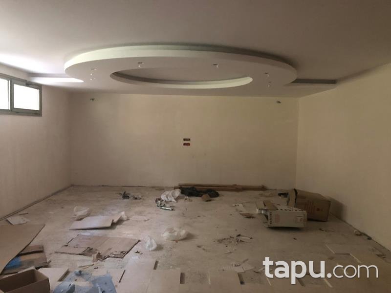 İzmir Bornova Erzene 'de 6+1 Tripleks Villa