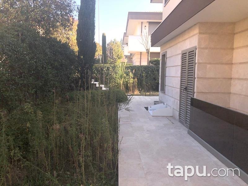 İzmir Bornova Erzene 'de 6+1 Tripleks Villa