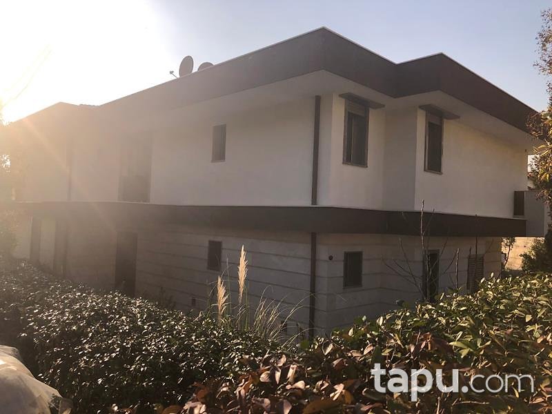 İzmir Bornova Erzene 'de 6+1 Tripleks Villa